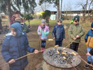 Wir besuchen den Schulgarten